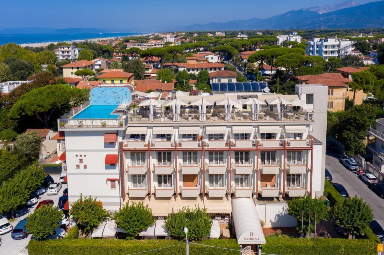 Hotel Nuova Sabrina Марина ди Пиетрасанта Екстериор снимка
