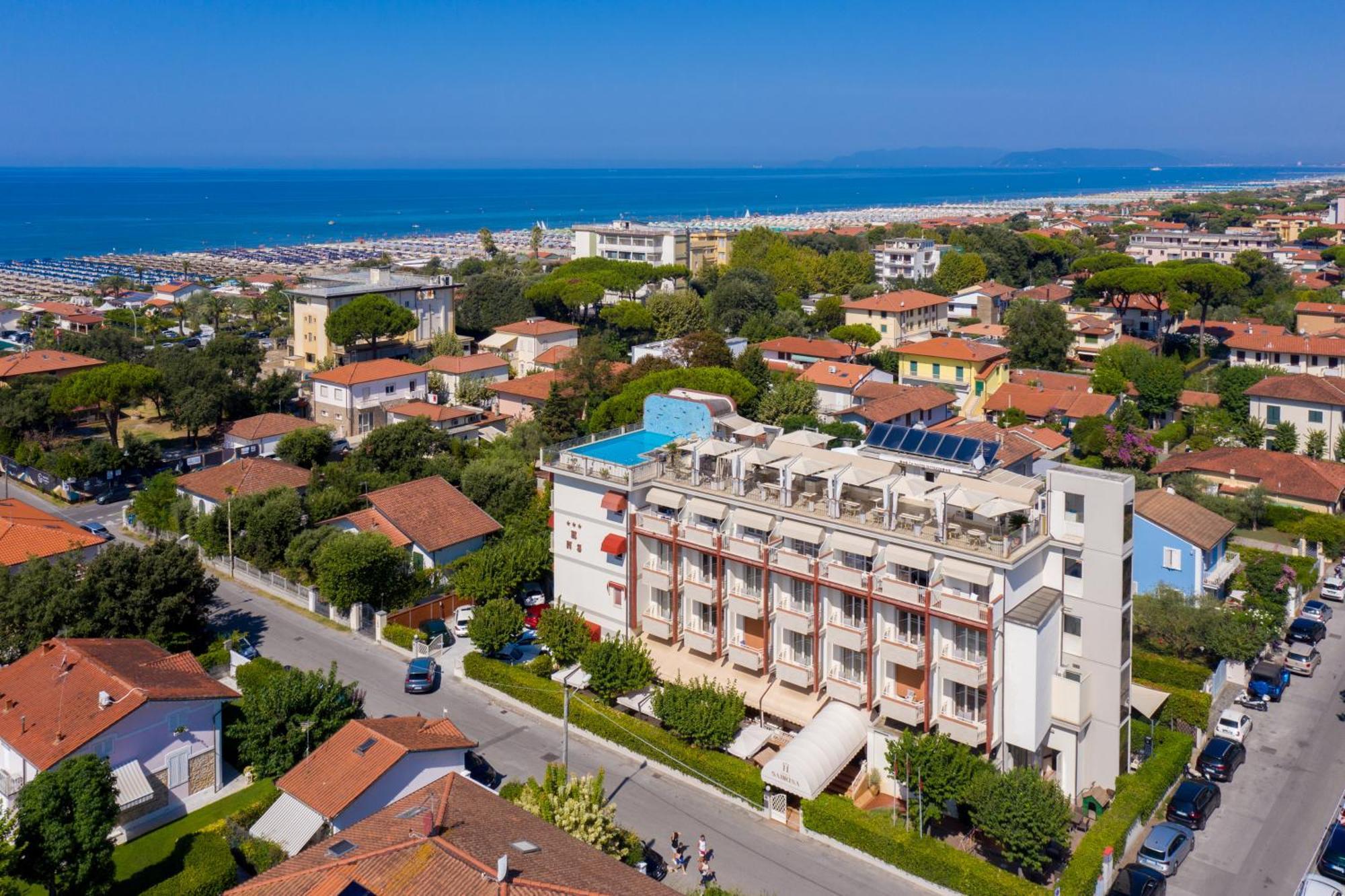 Hotel Nuova Sabrina Марина ди Пиетрасанта Екстериор снимка
