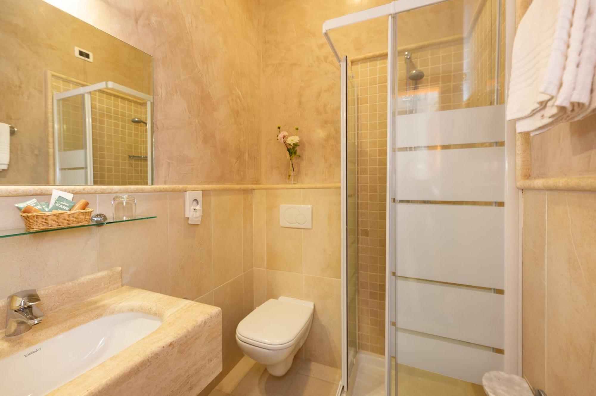 Hotel Nuova Sabrina Марина ди Пиетрасанта Екстериор снимка